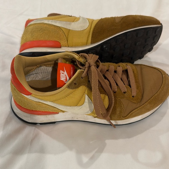 Nike Shoes - Women’s Nike Internationalist Sneakers in muted bronze/summit white/wheat gold